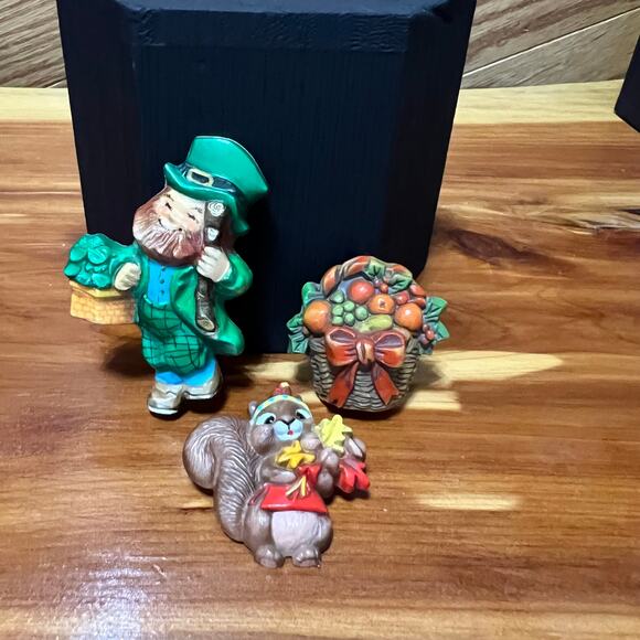 Vintage Hallmark Cards Brooch Lapel Pin Fall Harvest Basket Squirrel Leprechaun - Picture 10 of 11
